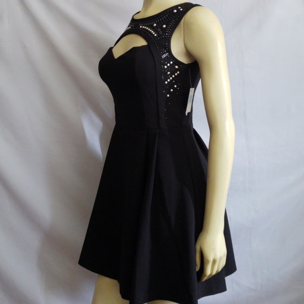 BEAUTIFUL NEW GUESS BLACK DRESS SZ 4 - Picture 3 of 8